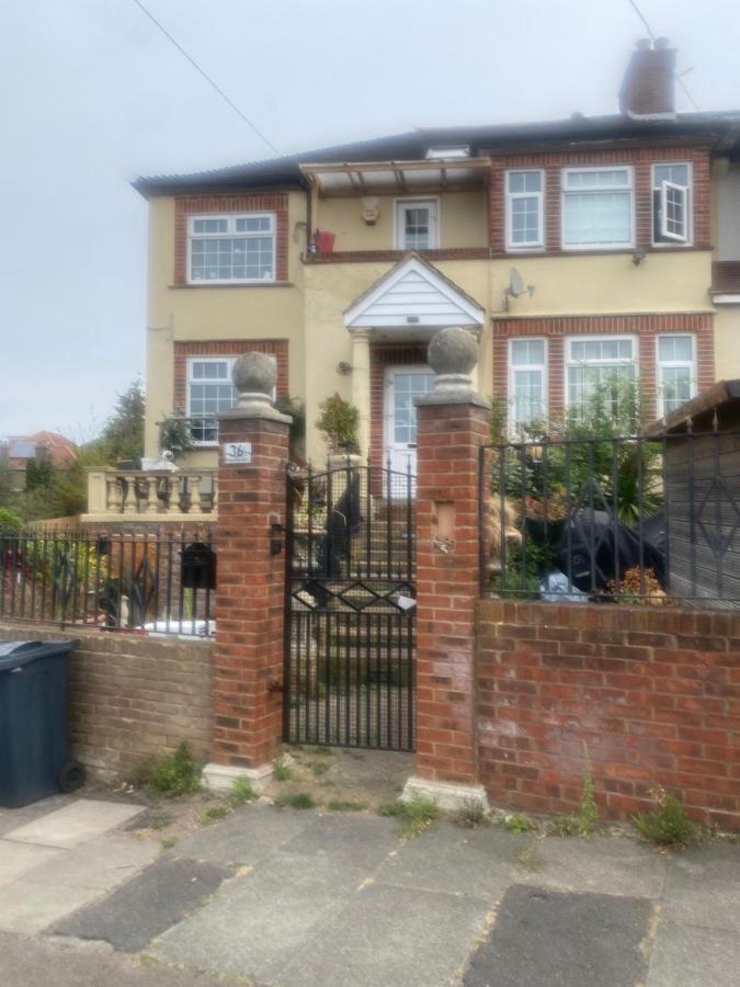 Big Home In London, Forest Hill Εξωτερικό φωτογραφία